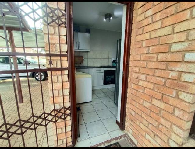 2 BEDROOM APARTMENT FOR SALE IN THE ORCHARDS